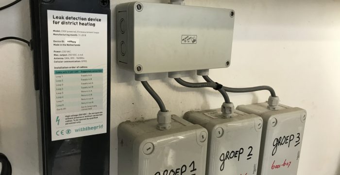 Remote monitoring device for district heating